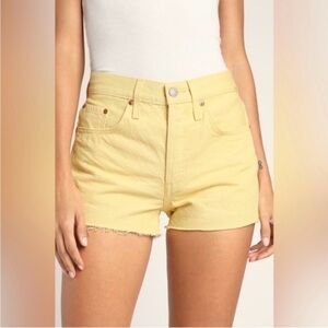 LEVI’S 501 Original Fit High Rise Women’s Shorts in Yellow. EUC. Size 32